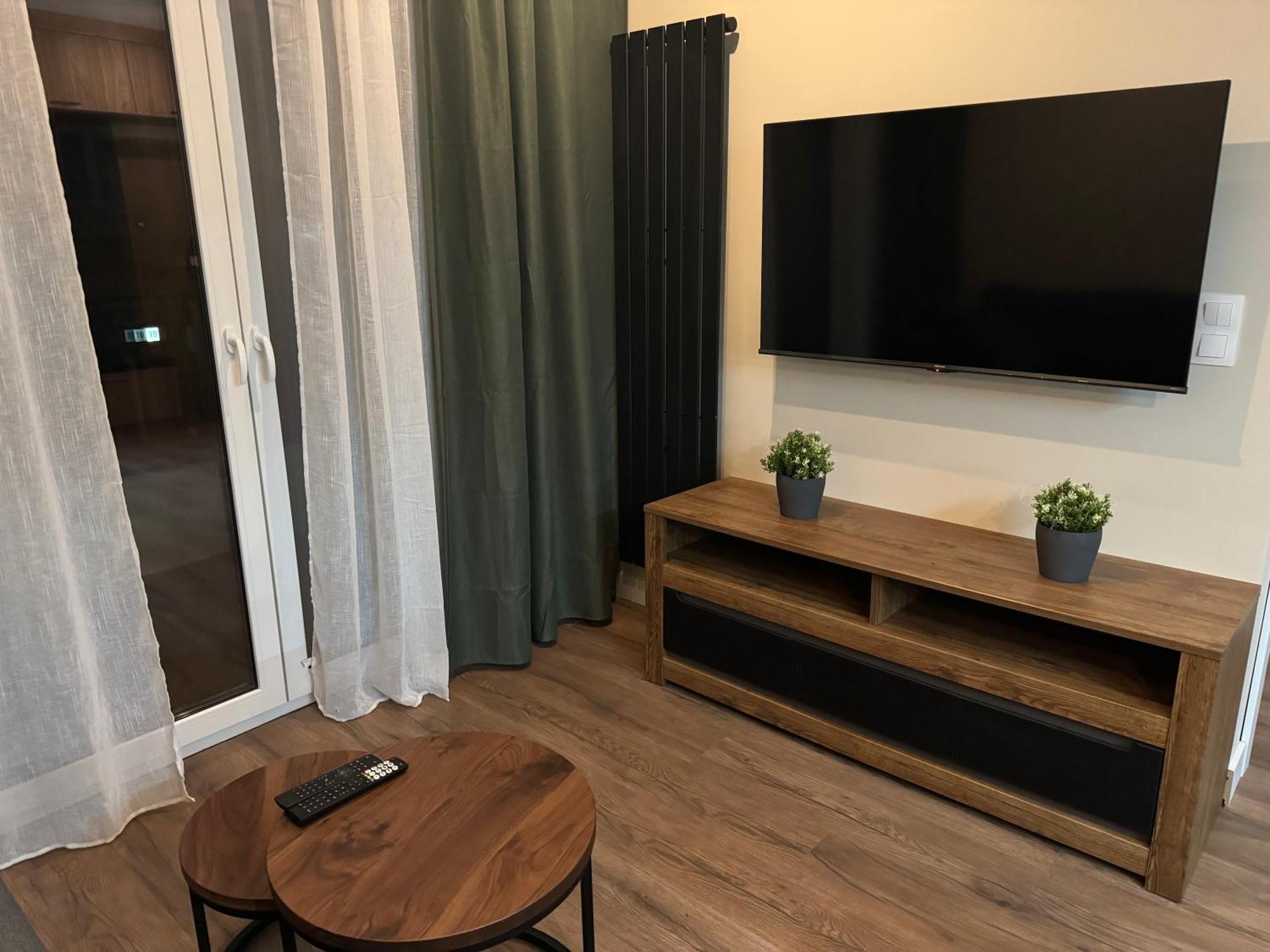 Nowy Krolowej Jadwigi 14 *